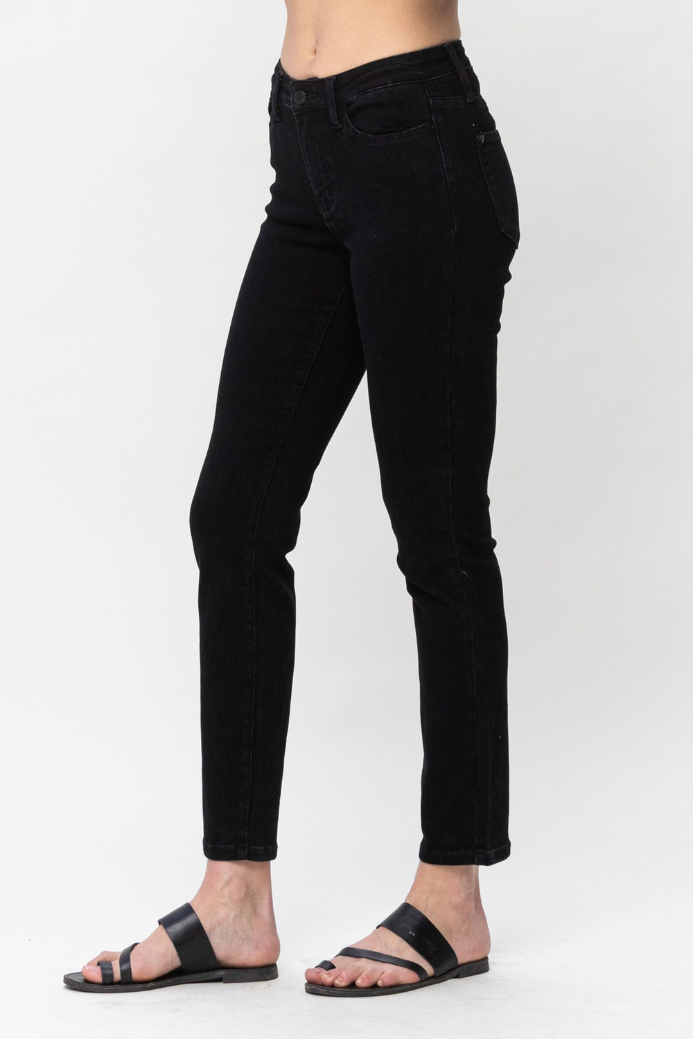 Amelia MR Black Slim Fit