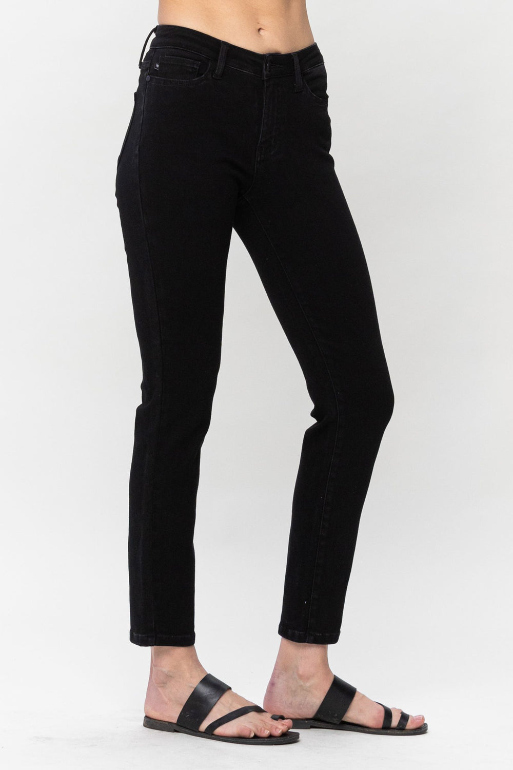 Amelia MR Black Slim Fit