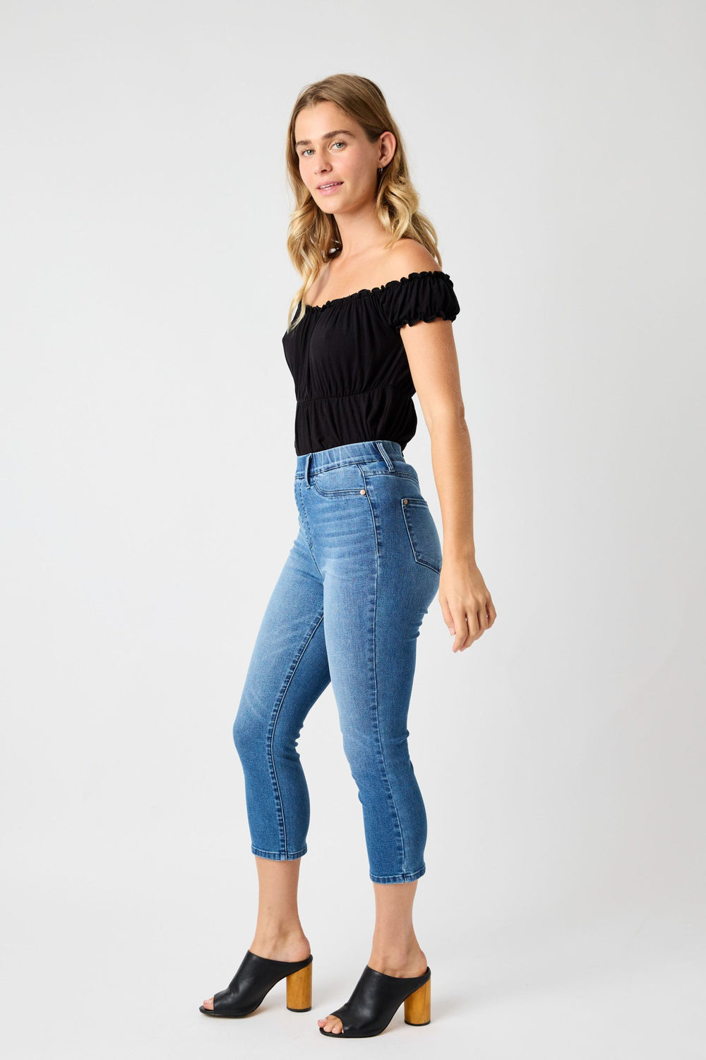 Pull On Denim Capri