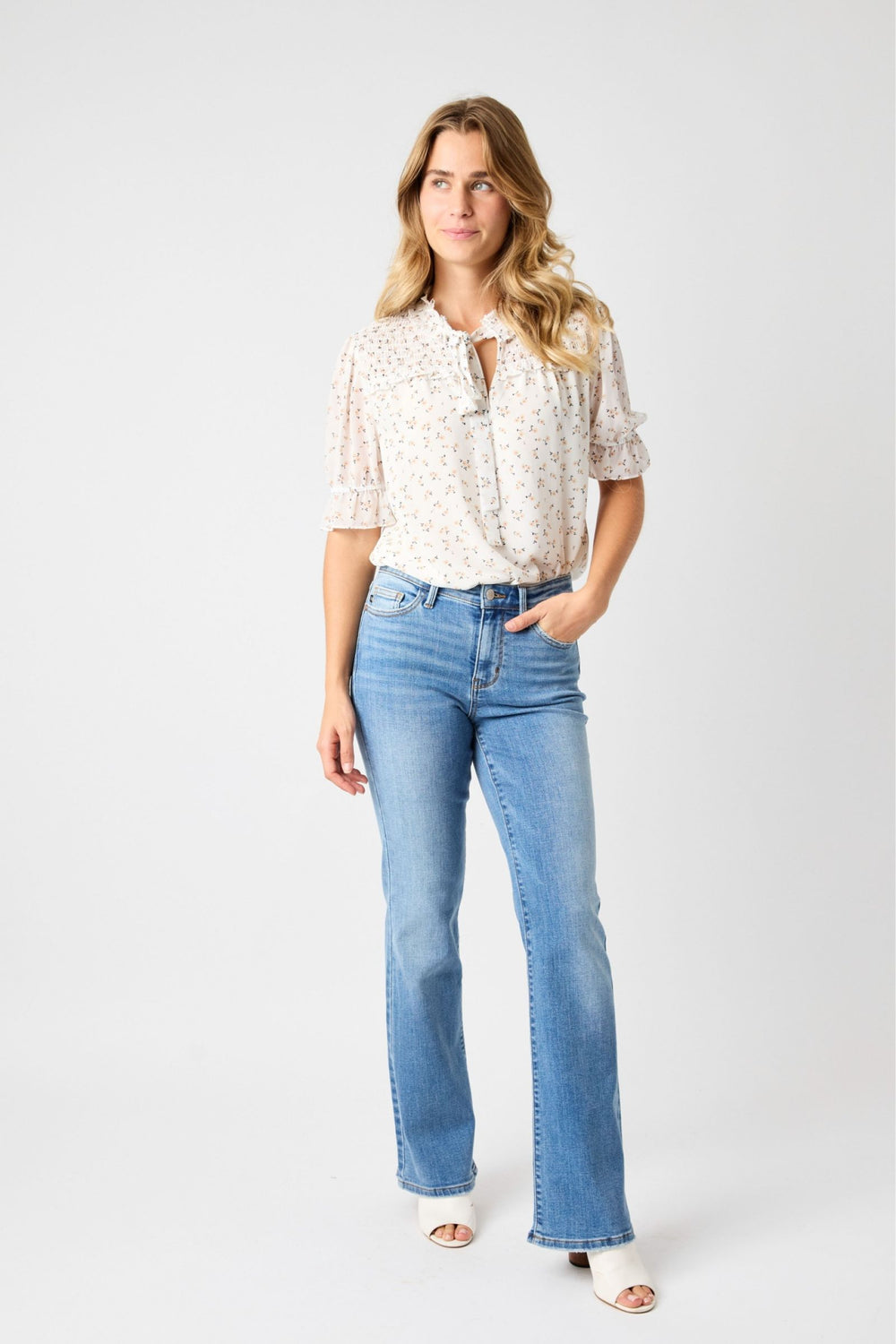 Carly MR Vintage Wash Bootcut